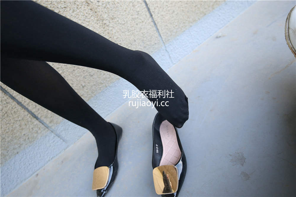[SZFLK图集] Vol.001 短裙厚黑丝平底鞋 [314P1.65G]
