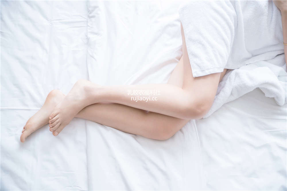 [网红杂图] 木绵绵OwO – 洗白白 [58P114M]