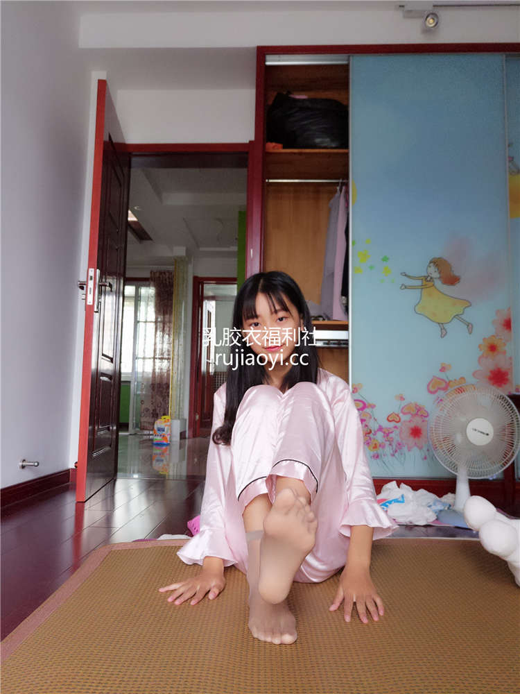 [网红杂图] 蓓蓓 – 居家生活写真 [83P142MB]