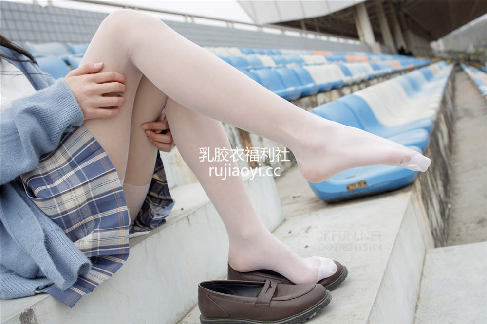 [森萝财团] JKFUN-003 萌萌甜米妹子校园白丝惹眼 [150P1V3.02G]