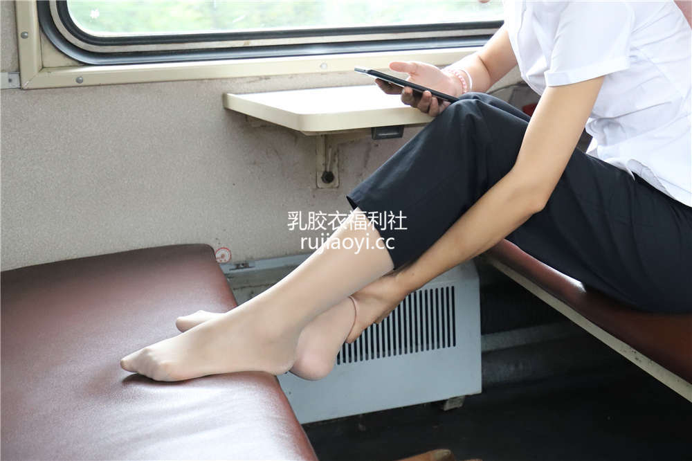 [大西瓜爱牙膏] 2019.3月火车肉丝 [432P7V3G]