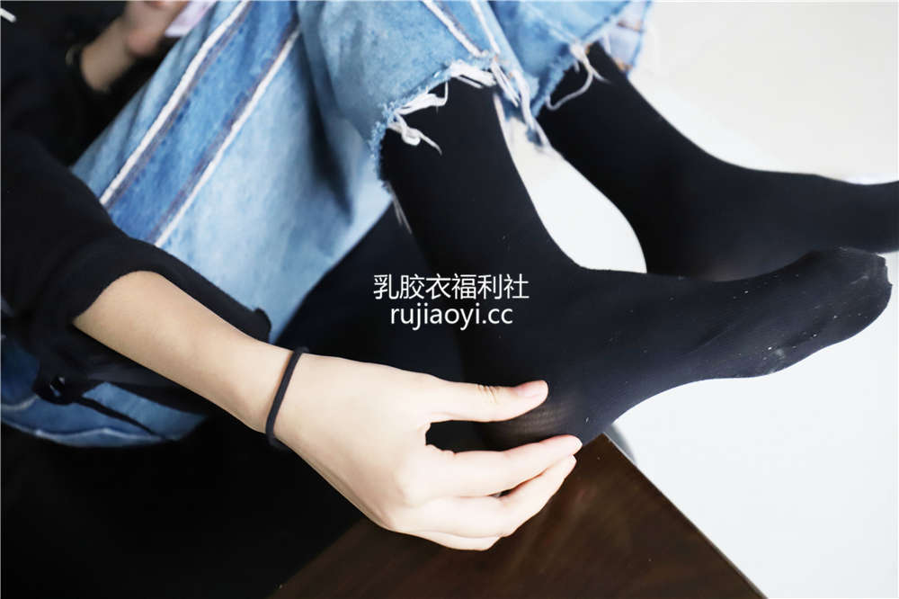 [大西瓜爱牙膏] 2018.11月活动模特1 黑厚袜 [333P1V3.4G]