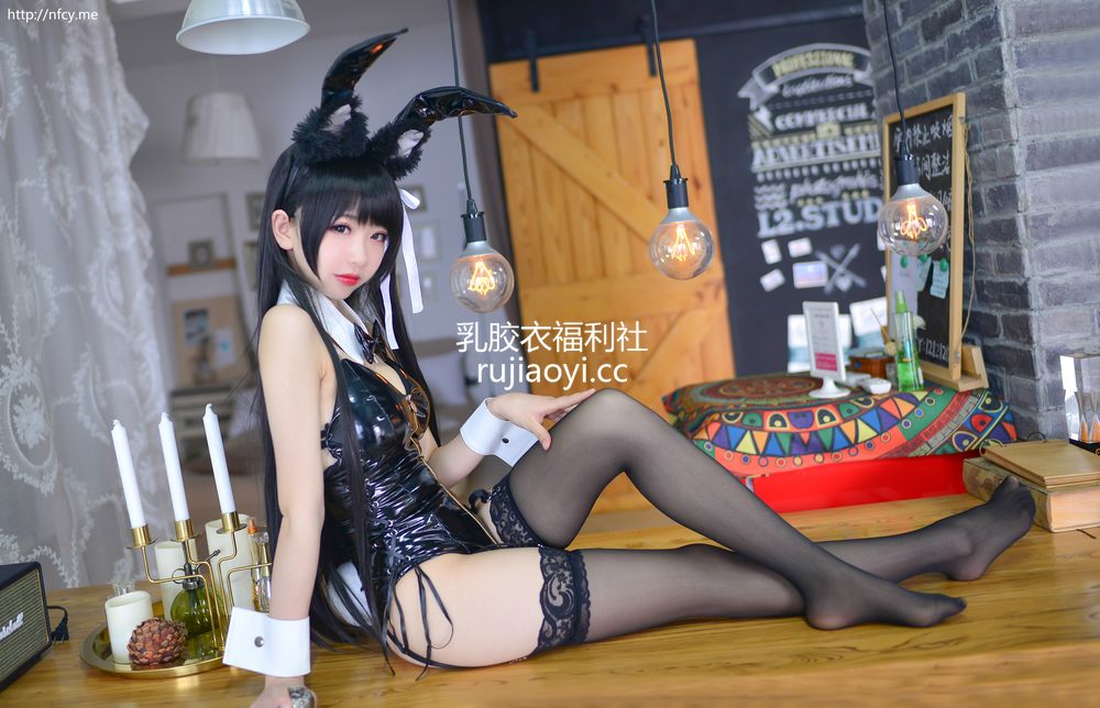 [网红杂图] 雪琪 – 爱宕兔女郎 [33P354M]