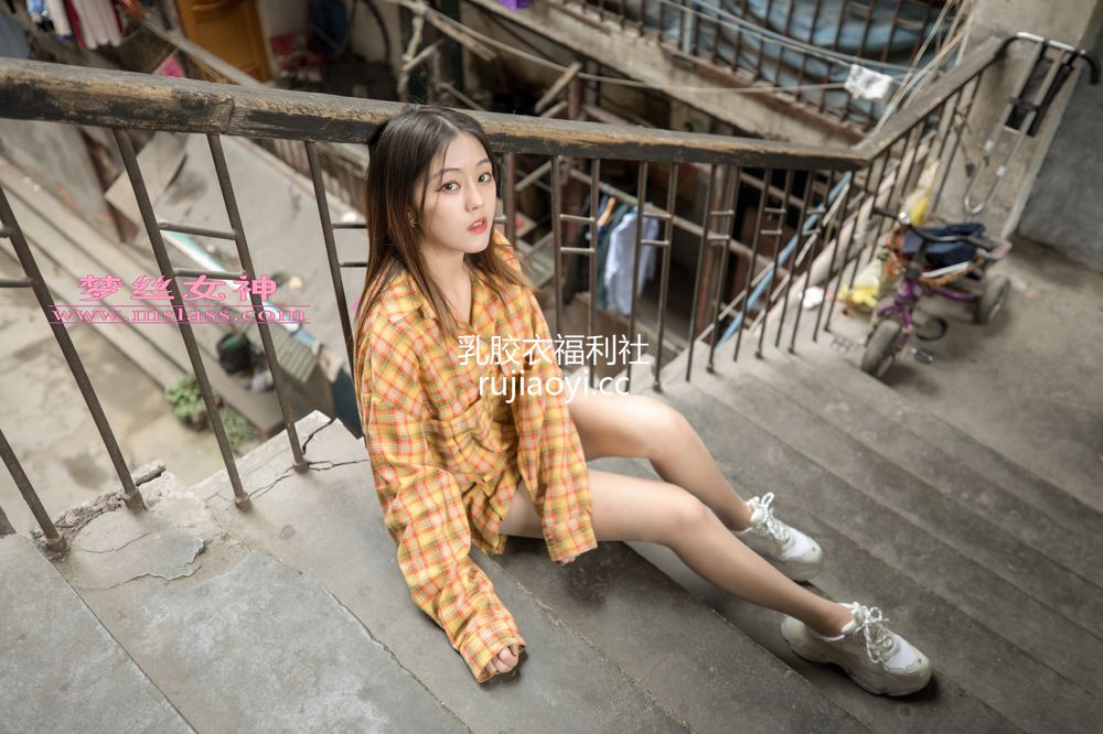 [MSLASS梦丝女神] 2019.04.23 复古楼的性感美 素梦 [83P1V1.40G]