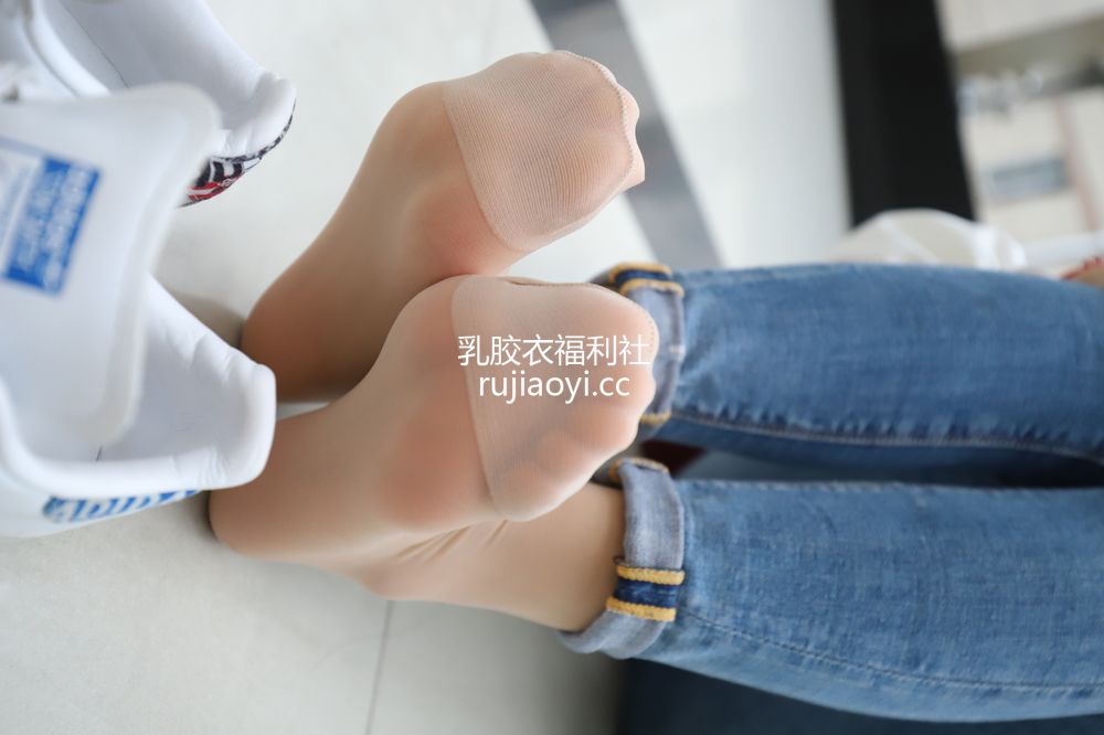 [大西瓜爱牙膏] 2019.8月 活动模特一 裤里丝 [454P2.49G]