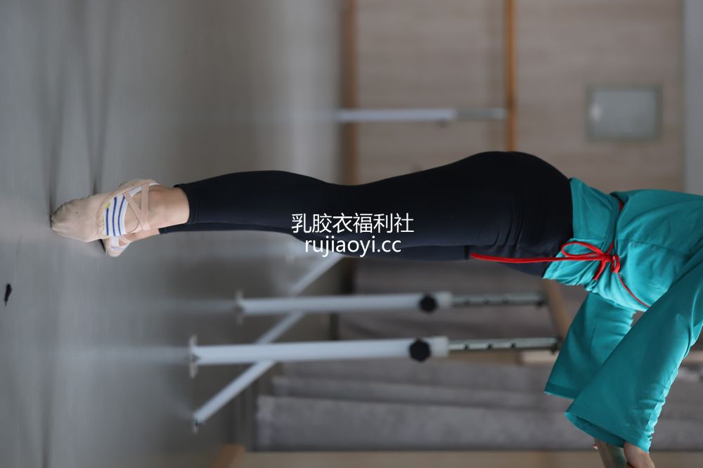 [大西瓜爱牙膏] 2019.7月 模特二 舞蹈紧身芭裤 [259P1.30G]