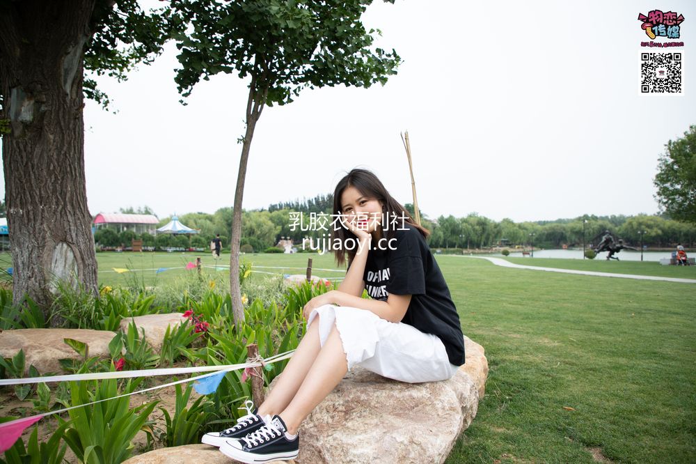 [物恋传媒] No.021 夏日么么茶，清新棉袜配黑色帆布鞋 [223P1V3.14G]