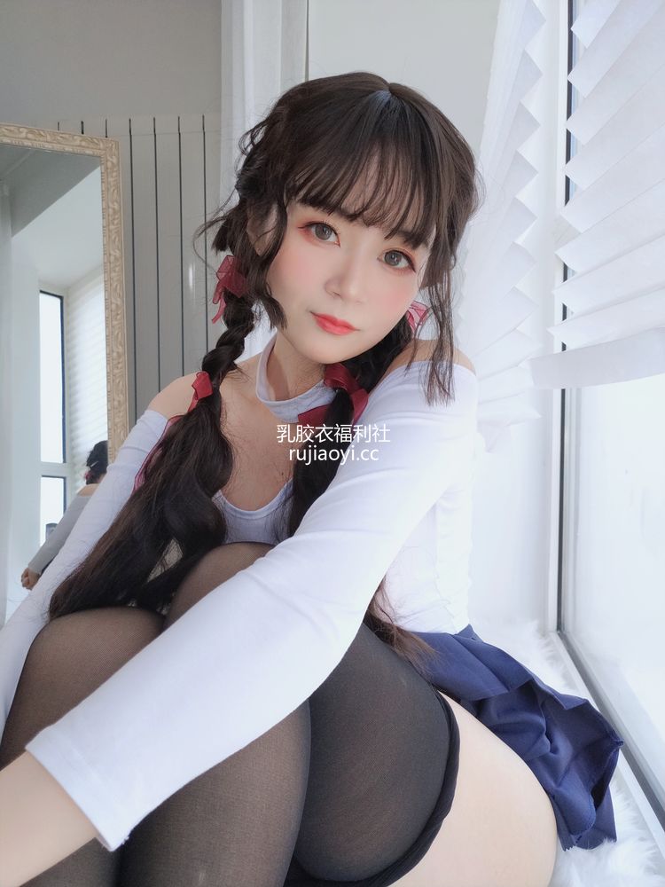 [网红杂图] 白银 – 邻家大姐姐的黑丝1 [35P1V291M]