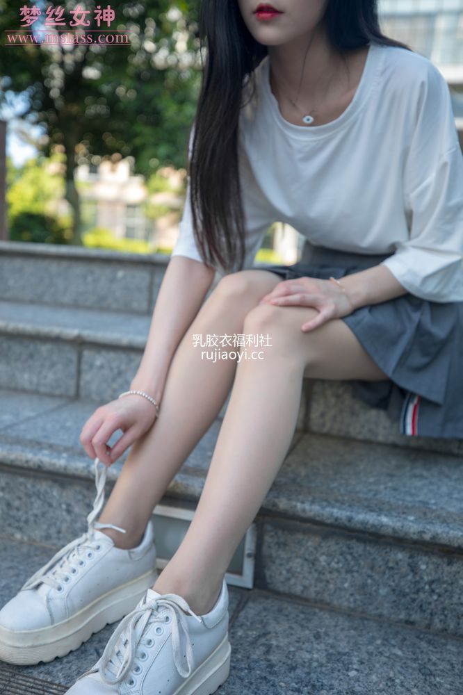 [MSLASS梦丝女神] 2019.06.13 甜静的明星脸 灵灵 [64P344M]