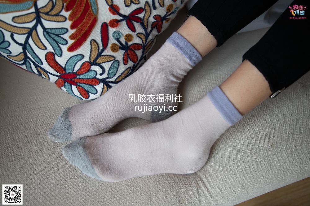 [物恋传媒] No.089 苏镶-空谷幽兰的她（空军一号、棉袜、裸足） [155P1V1.24G]