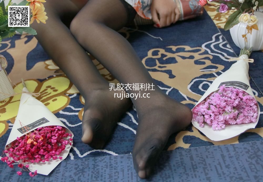 [全民丝影] 轻纱滑落肩头 [110P1.43G]