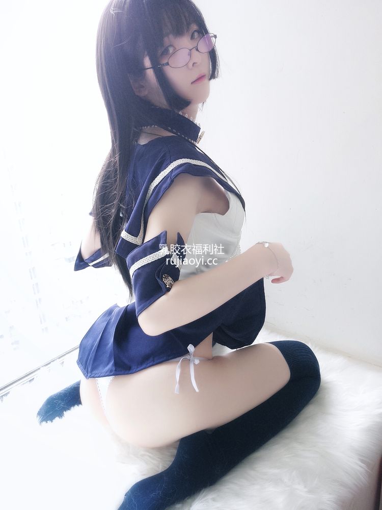 [网红杂图] 一小央泽 – 武士刀与水手服 [20P77M]