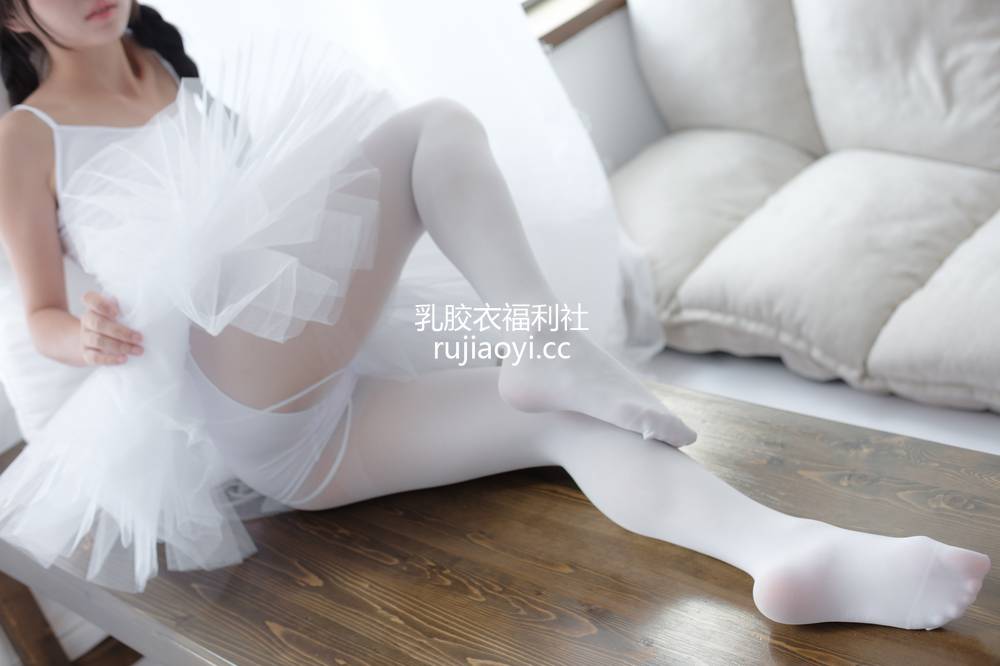[森萝财团] X-042 白丝萝莉少女 [115P1V2.33G]
