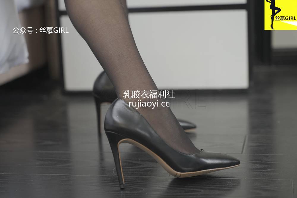 [丝慕写真] 第043期 模特：咸咸《味》[72P62.9MB]