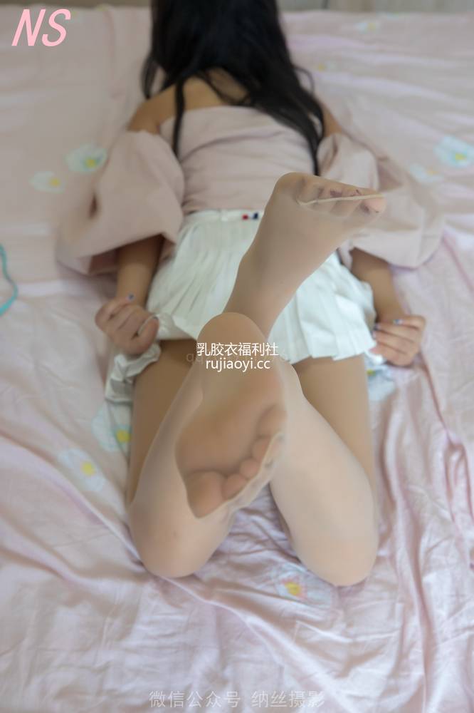 [纳丝摄影] Vol.148 李希儿网红 无缝丝袜 [72P490M]
