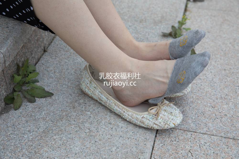 [物恋传媒] No.215 佳琪气球里的浪漫 [185P2V6.33GB]