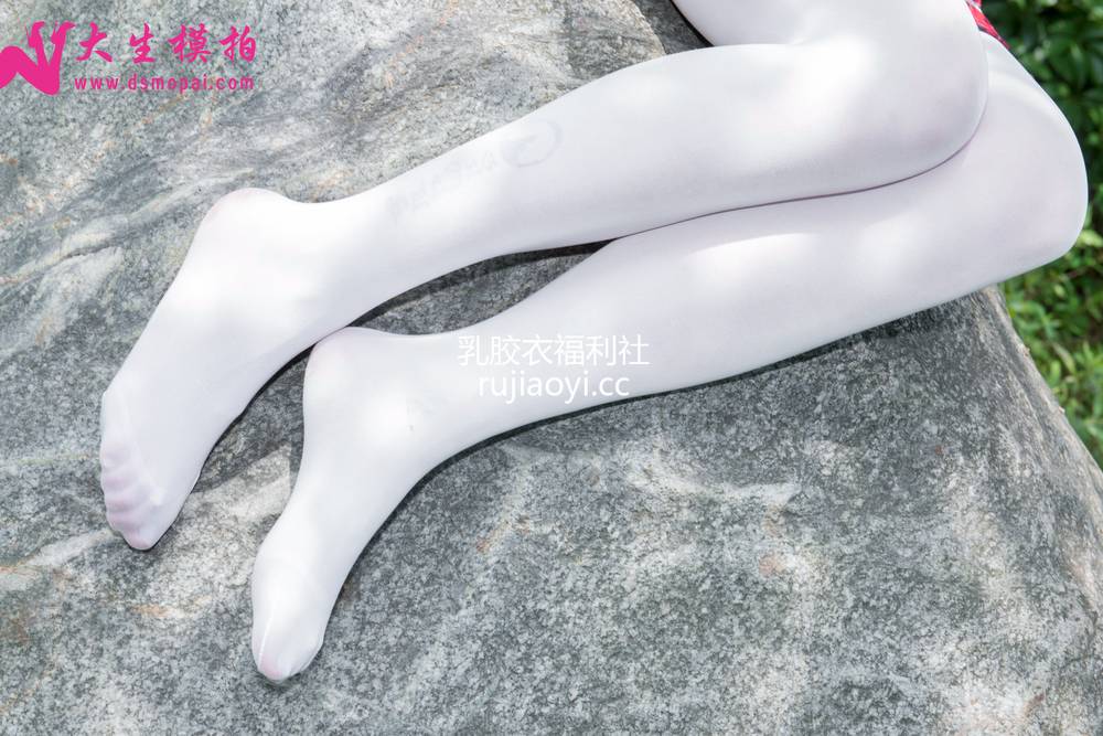 [大生模拍] No.005 小雅 阳光下的白丝 [55P1V525MB]