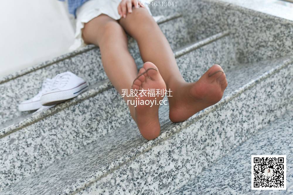 [大生模拍] No.015 味道浓郁的咖啡丝 [34P2V543MB]