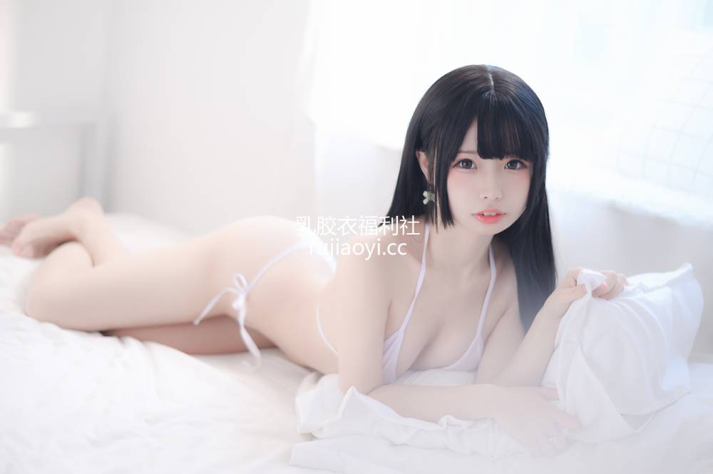 [网红杂图] 十万珍吱伏特 – 泳装 [30P99MB]