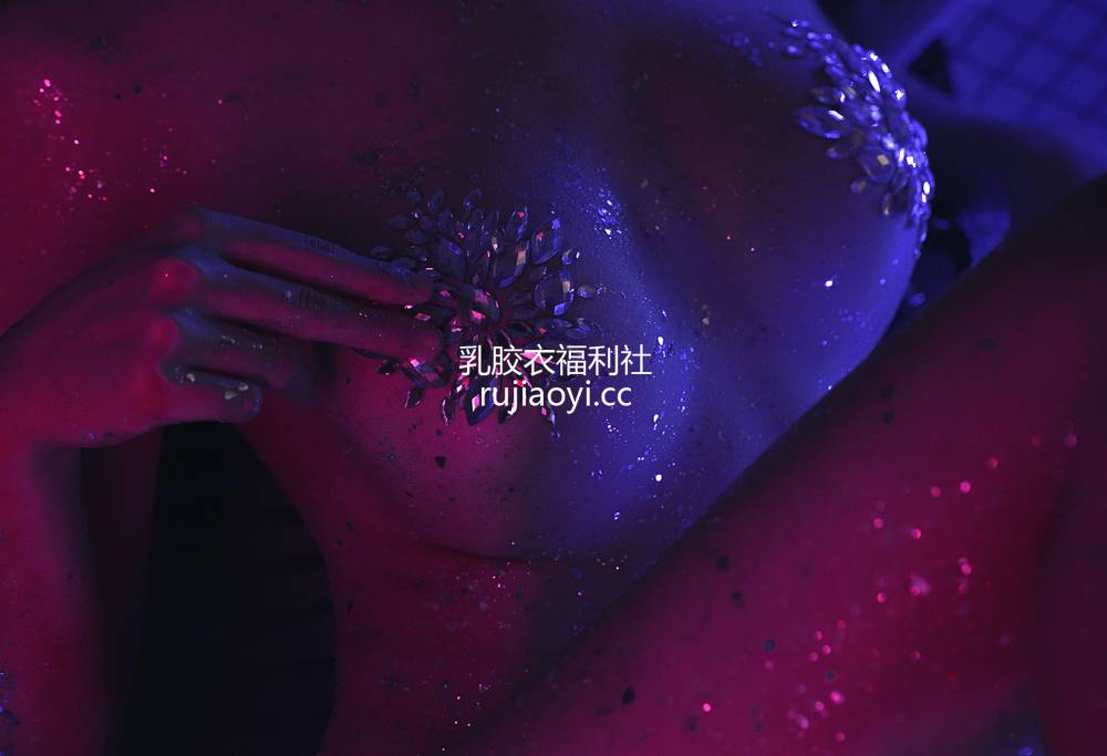 [网红杂图] 抖娘-利世 – 繁星 [20P319M]