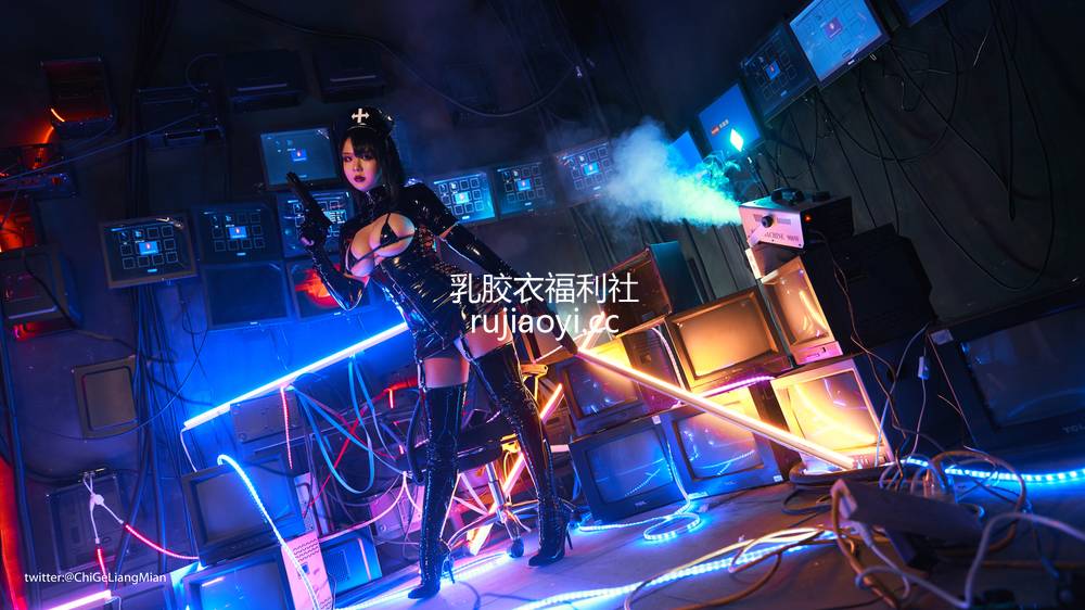 [网红杂图] 皮皮奶 – 黑暗护士 [40P868M]