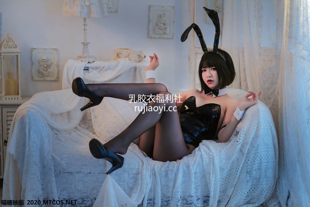 [网红杂图] 半半子 – 兔女郎 [37P194M]