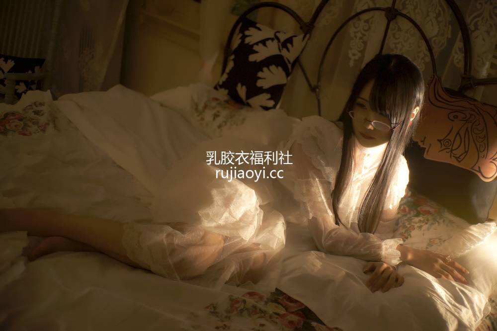 [网红杂图] 曉美媽 – 忆 [11P116MB]