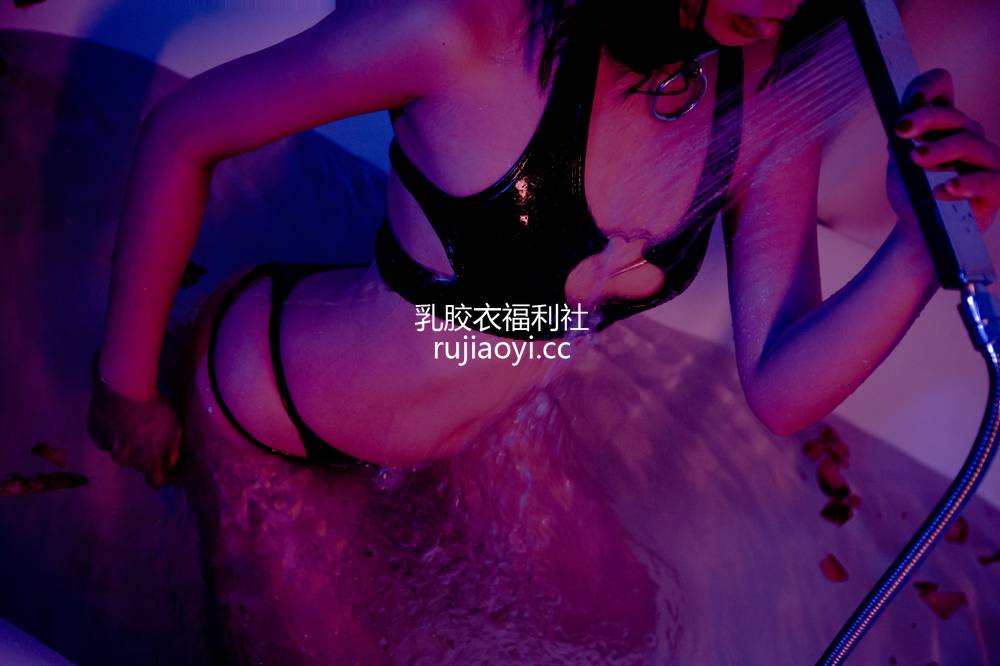 [网红杂图] 是青水 – 魅魔 [42P2V516M]