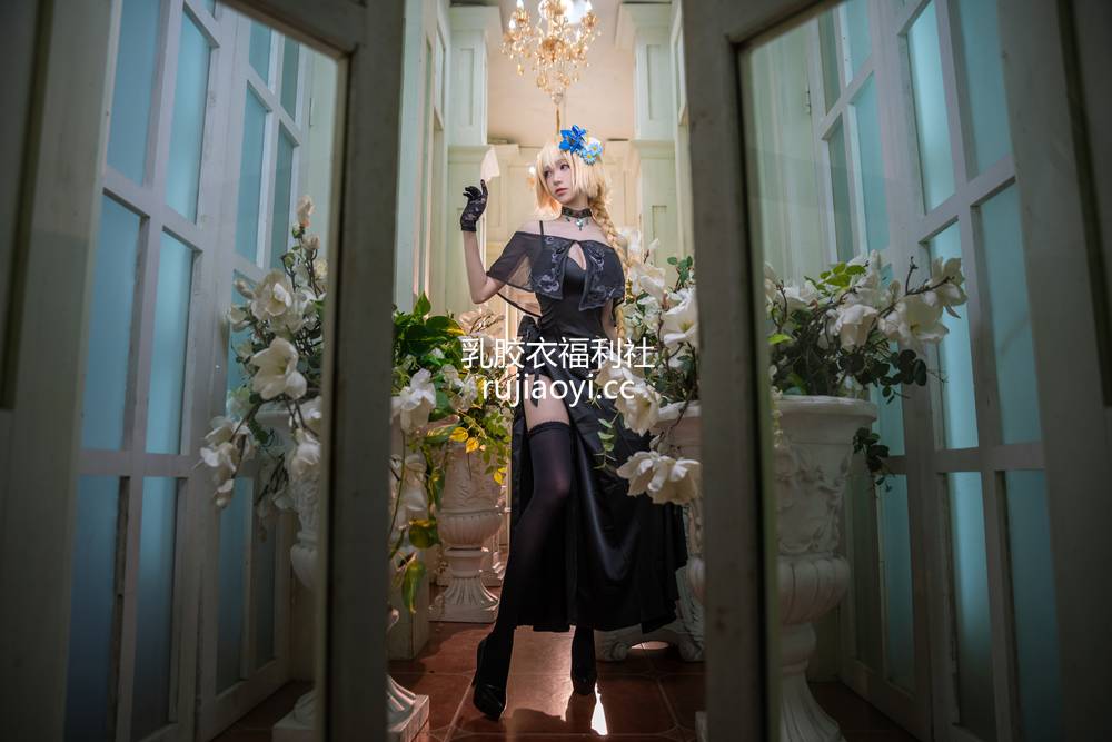 [网红杂图] 青青子Js – 礼服贞德 [13P110MB]