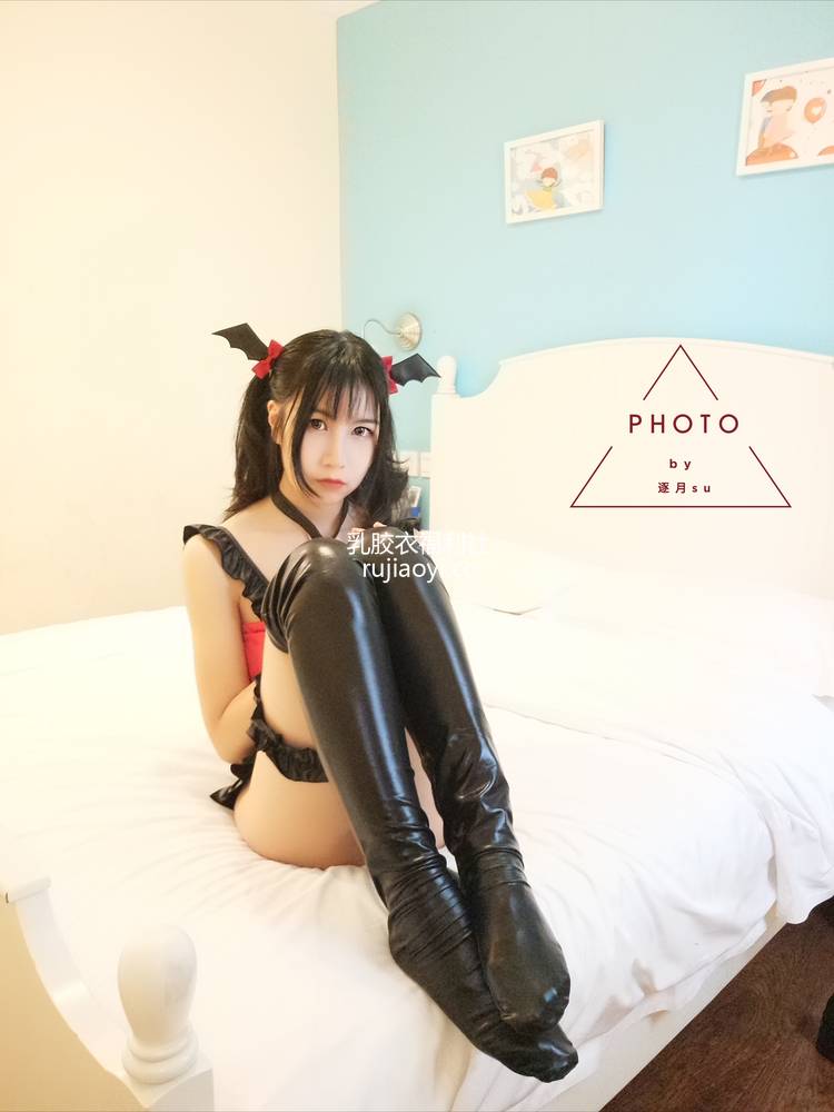 [网红杂图] 逐月su – 小恶魔 [17P3V25M]