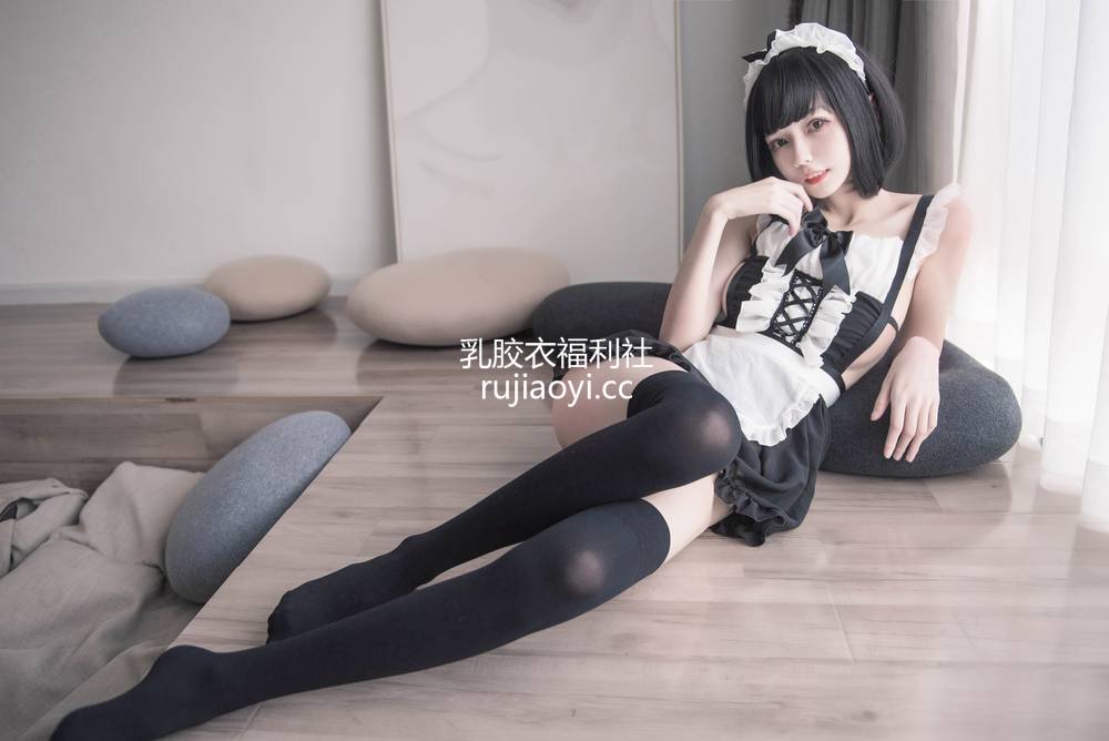 [网红杂图] 你的负卿 – 露背泳衣 [33P364M]