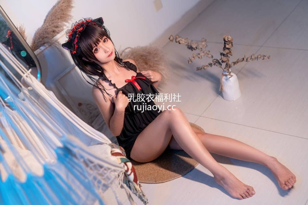 [网红杂图] 蠢沫沫 – 黑睡裙 [40P523MB]