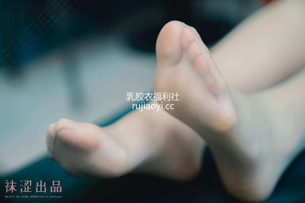 [袜涩] NO.034 暖暖 黑色小礼服 有视频 [44P1V0.99G]