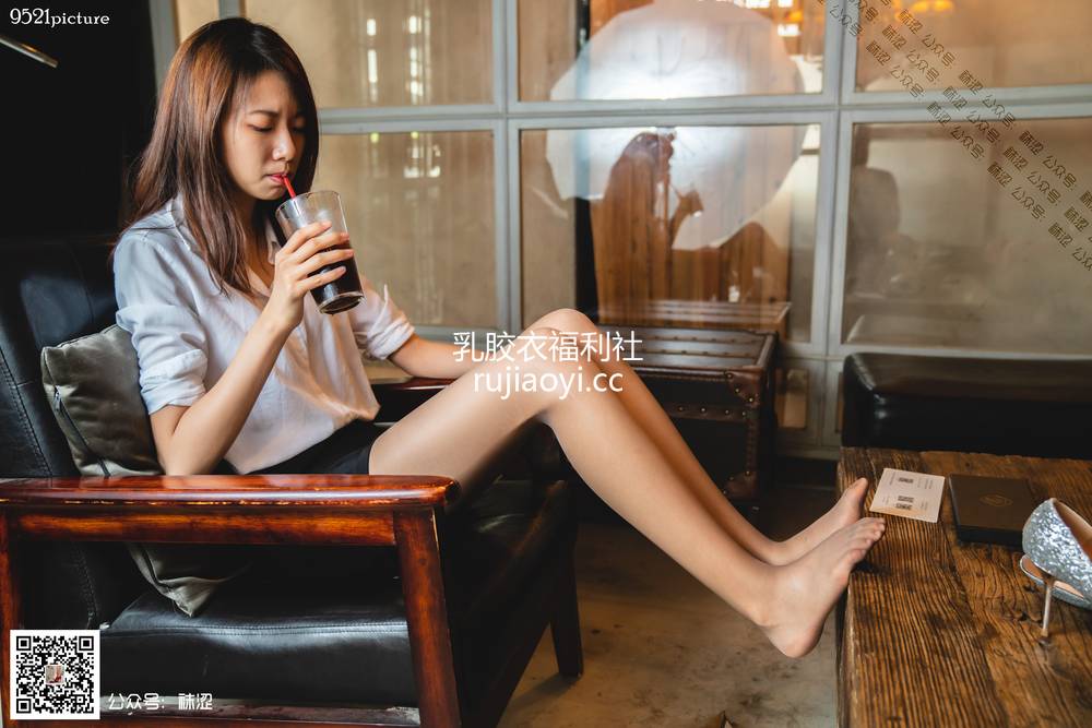 [袜涩] NO.022 乐乐 灰丝互动图集 [80P1.5G]