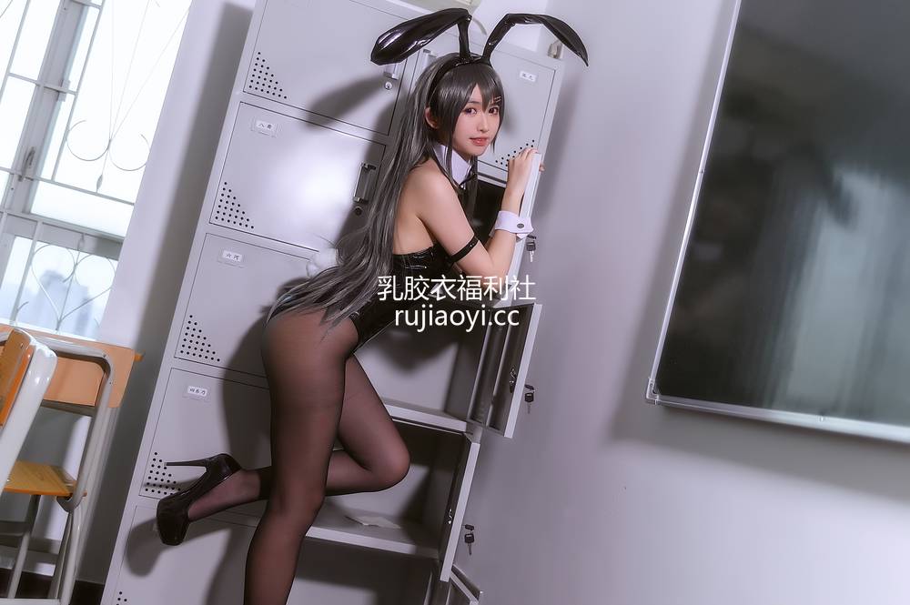 [网红杂图] 鳗鱼霏儿 – 猪头学姐 [10P123MB]