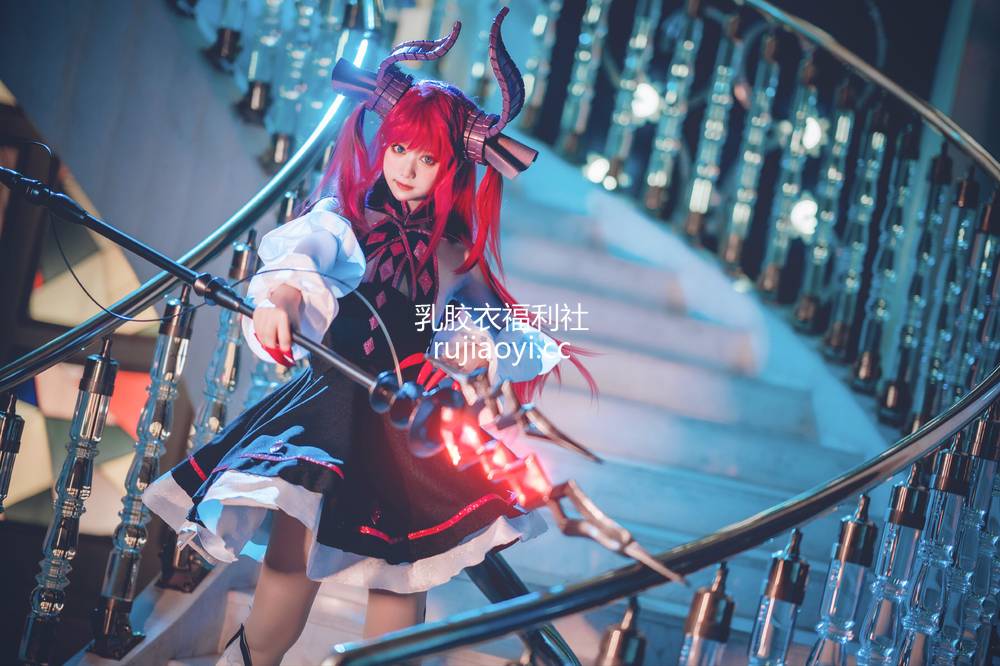 [网红杂图] 镜酱 – 龙娘 [9P9M]