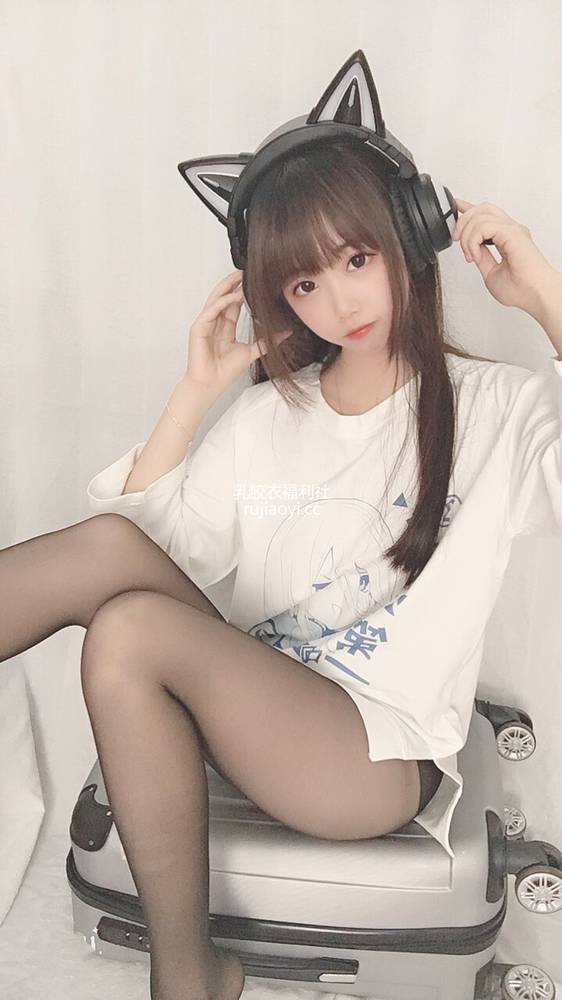 [网红杂图] 雪琪 – 干物妹 [31P5V244MB]