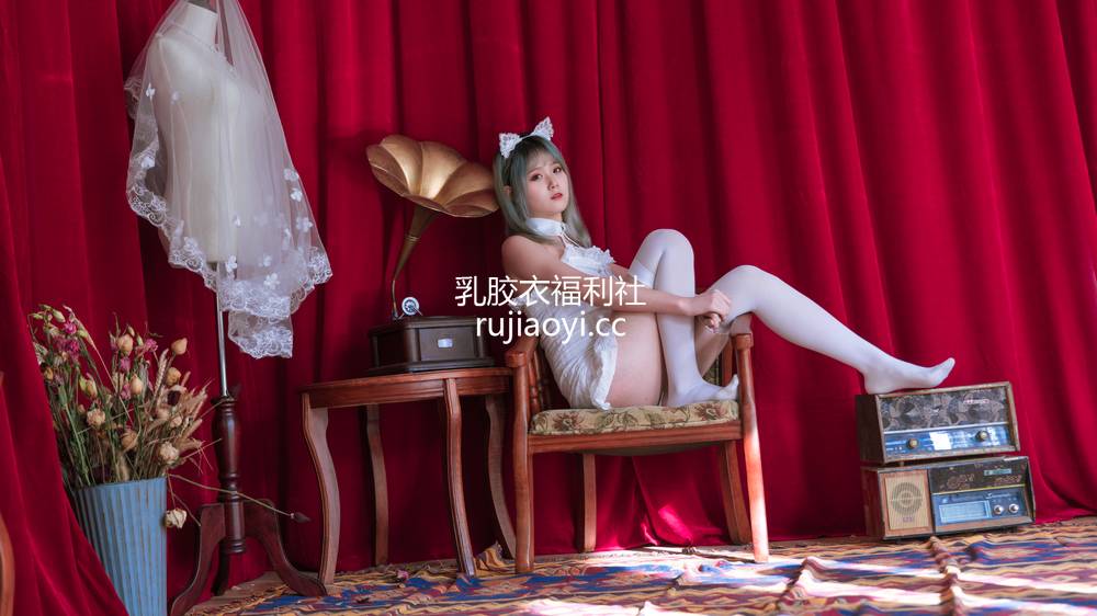 [网红杂图] Akisoso秋楚楚 – 复古 [27P465MB]
