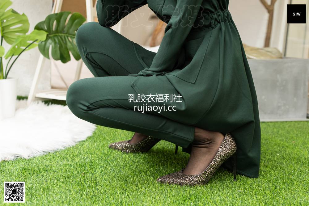 [SIW斯文传媒] VOL.062 女装店老板-甄珍 [65P236MB]