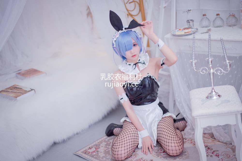 [网红杂图] 鳗鱼霏儿 – 蕾姆 [14P165MB]