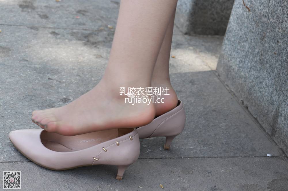 [SIEE丝意] NO.084 晨晨~肉丝&小黄车 [62P88.5MB]