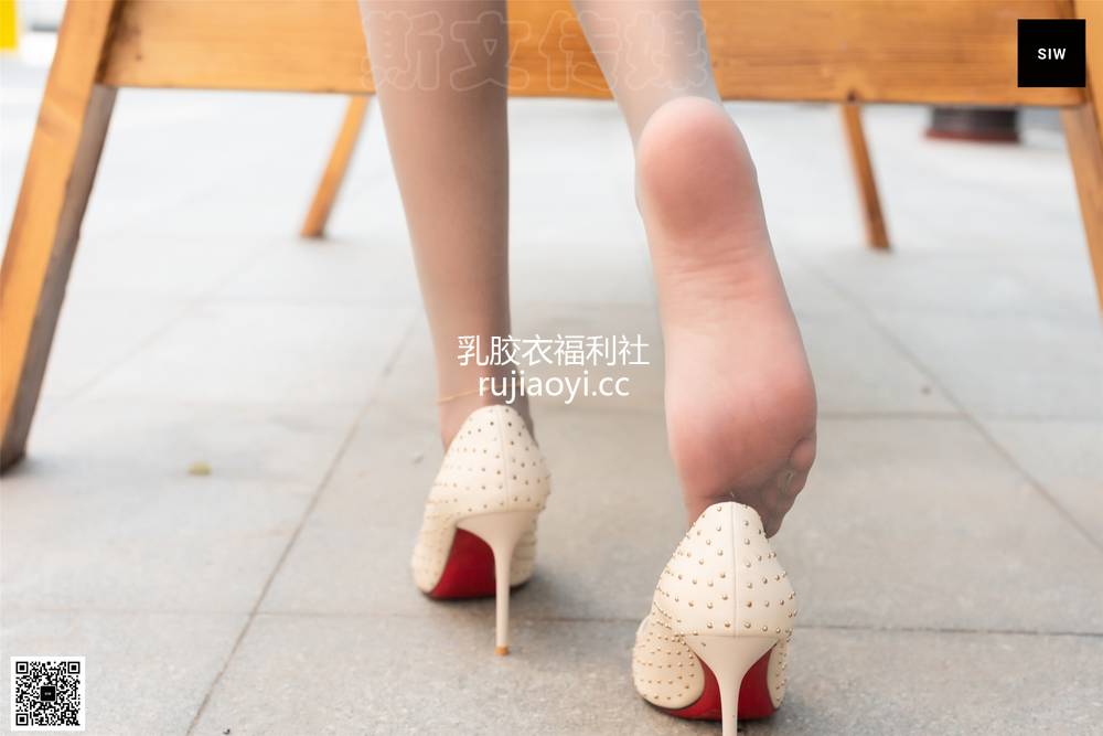 [SIW斯文传媒] VOL.065 秋千女孩-蓉儿 [66P168MB]