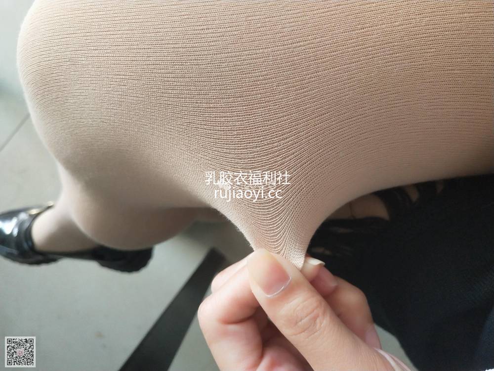 [SIEE丝意] NO.085 萱萱~寝室自拍，贵在真实 [46P39.3MB]