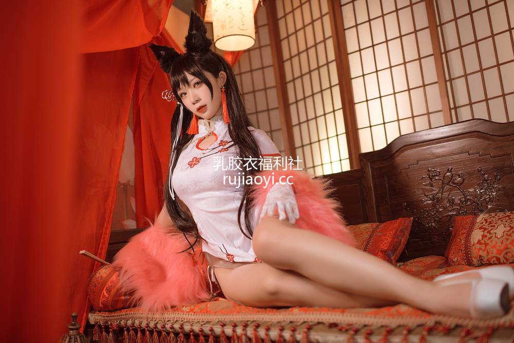 [网红杂图] 樱落酱w – 爱宕新春旗袍 [16P210MB]