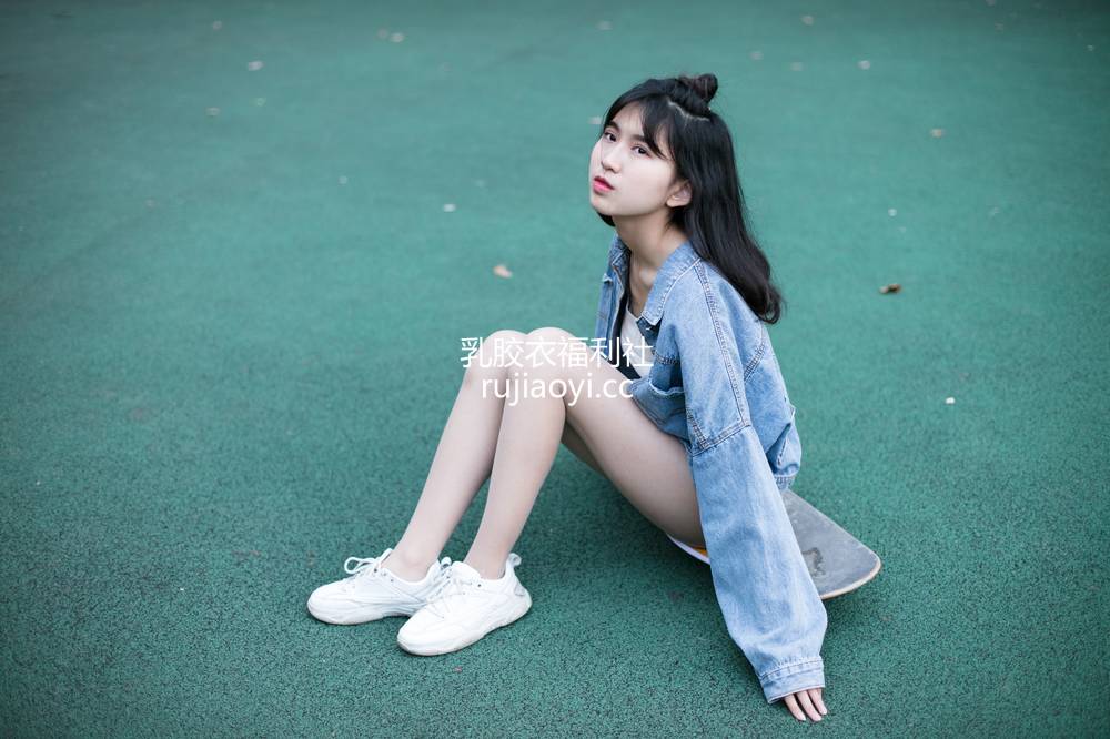[奈丝写真] NO.059：小橙子-这么可爱一定是女孩子啊 [51P697MB]