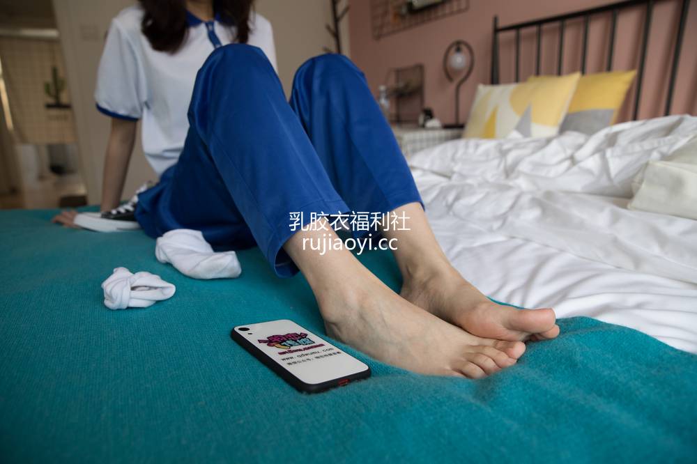 [物恋传媒] No.299 猫耳-再遇青春路 [186P1V5.21G]