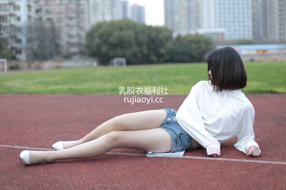 [奈丝写真] NO.034：喵璃-穿过运动场的青春气息 [48P250MB]