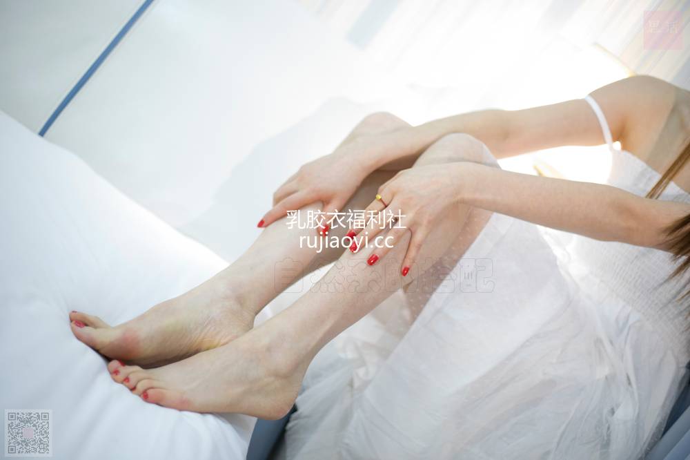 [SiHua丝话] NO.074 白色仙女裙和丝~ 伊一 [80P2V1.71G]