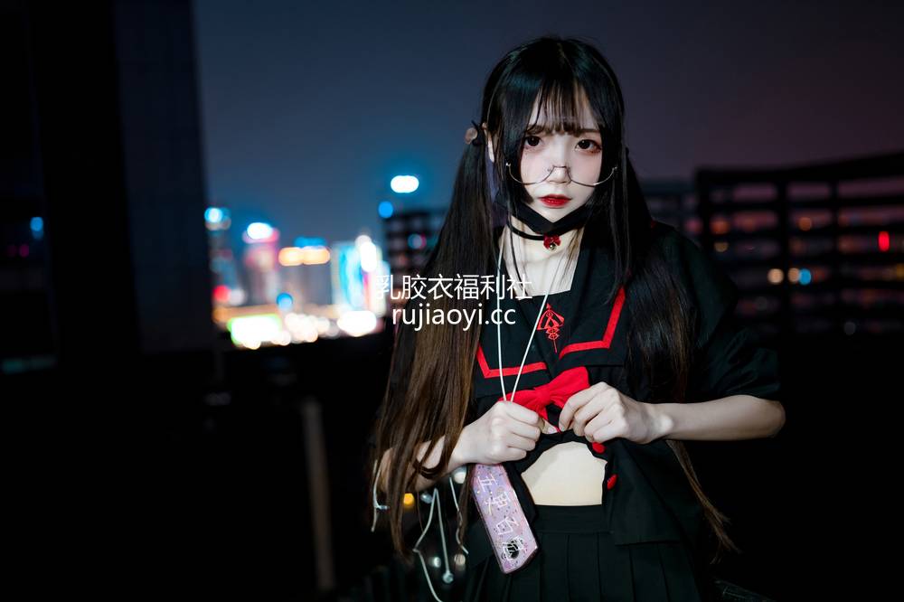 [网红杂图] 五更百鬼 – 制服 [15P30MB]