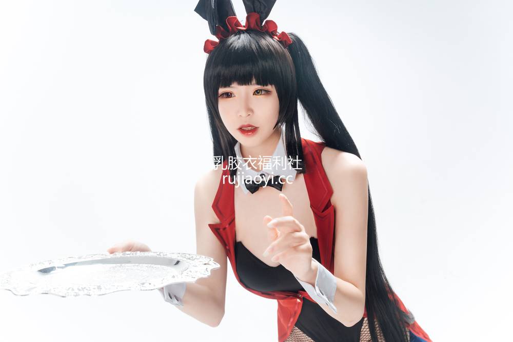 [网红杂图] 爱老师_PhD – 狂三 兔女郎 [9P35MB]